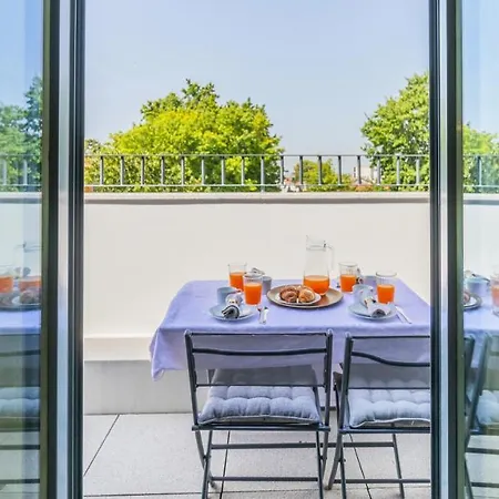 Apartamento Terrace Pool By Lovelystay